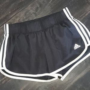 Adidas Aktiv running shorts S